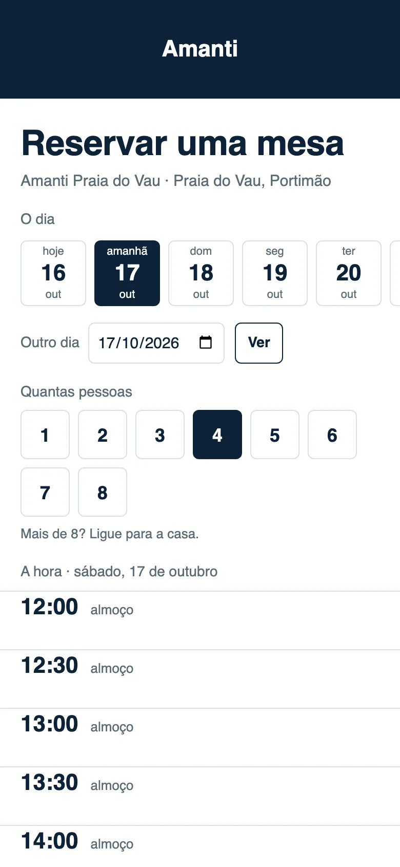 A página de reservar no telemóvel, com o nome da casa no topo: a linha dos dias, os números de 1 a 8, as horas do almoço e do jantar, a hora 20:30 escolhida e o formulário com o nome e o telemóvel.